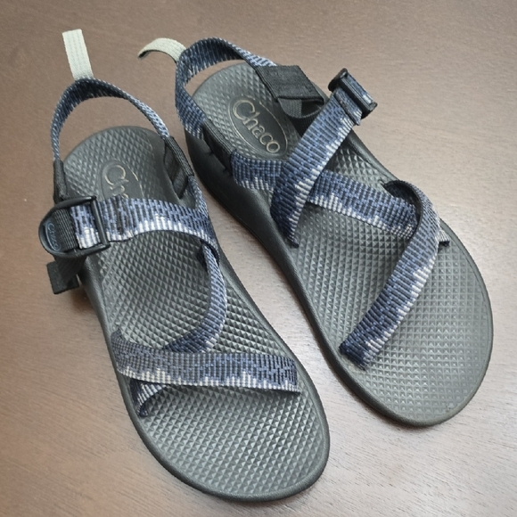 CHACO Navy and Black Strappy Sandals women's Sz 5 - Picture 1 of 7
